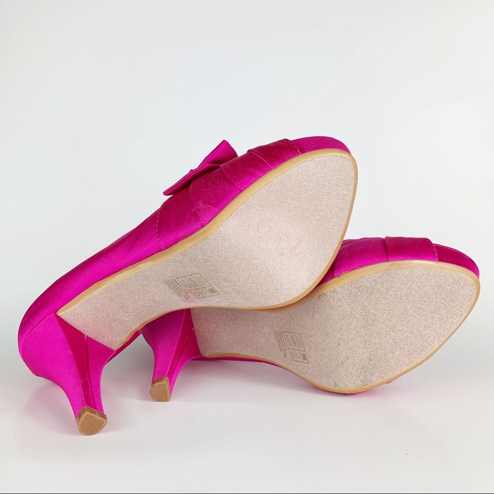 *SOLD*David's Bridal Maribelle Satin Pumps SZ1-779 - Picture 8 of 9